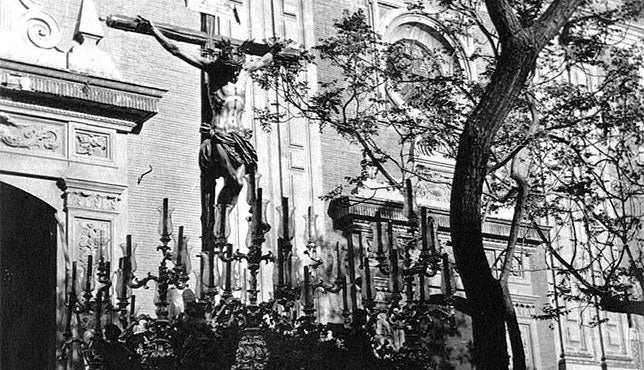 1945: cuando el Amor salió el Martes Santo hace 75 años