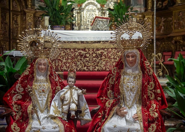 Santa Ana es bajada al suelo de Triana en el día de su festividad