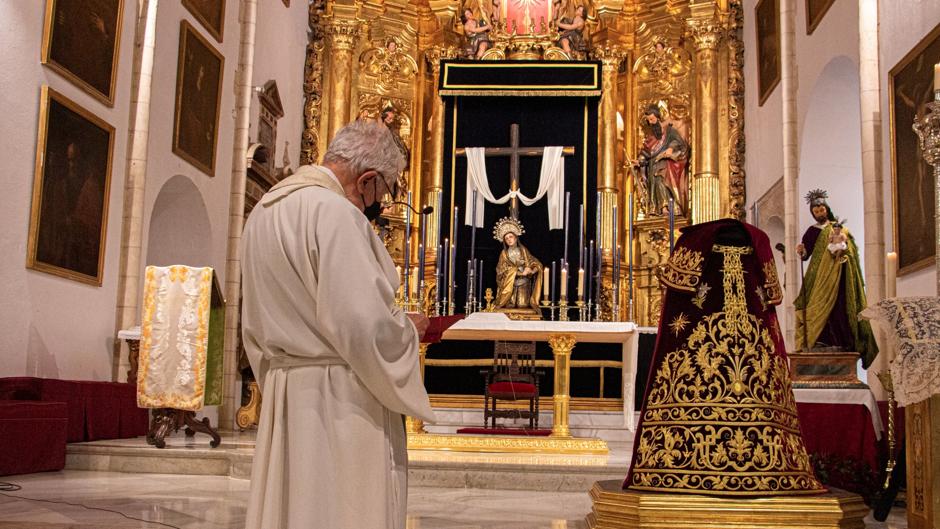 Así es la nueva saya de la Virgen de las Penas de Santa Marta