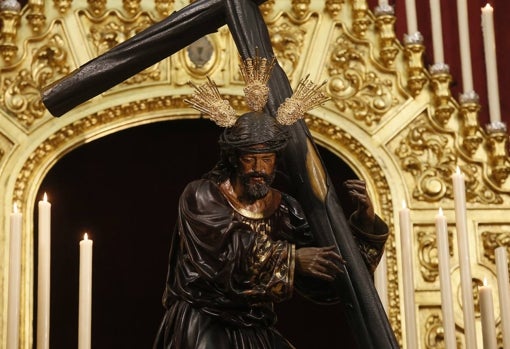 Cristo de la Salud con la cruz al revés