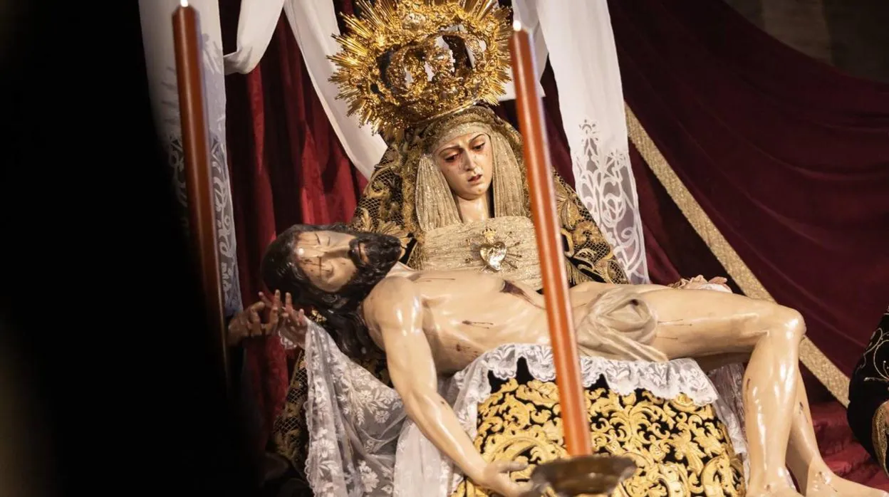 Virgen de los Dolores y Cristo de la Provindencia de los Servitas, el Sábado Santo de 2021