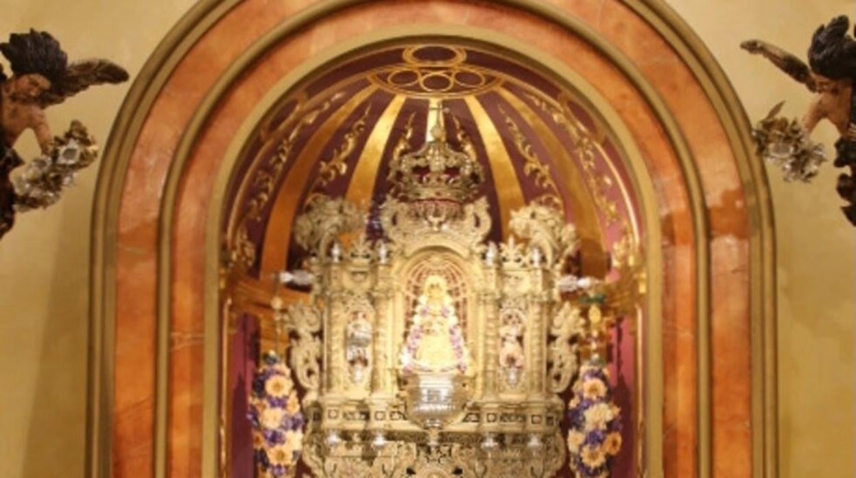 Simpecado del Rocío de la Macarena