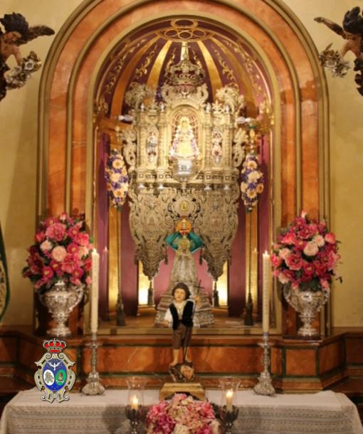 Intervención del simpecado del Rocío de la Macarena