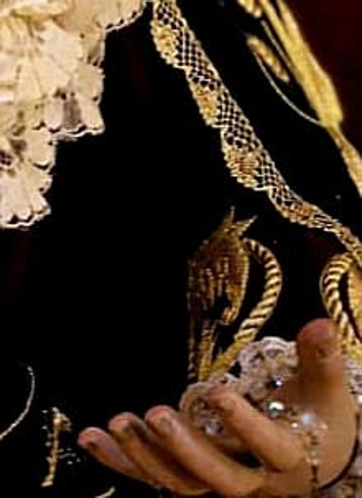 Roban joyas en los Servitas de los Palacios