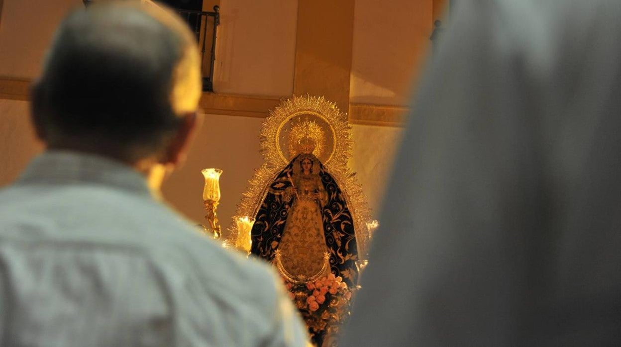 Las Mercedes de la Puerta Real en una de sus últimas procesiones