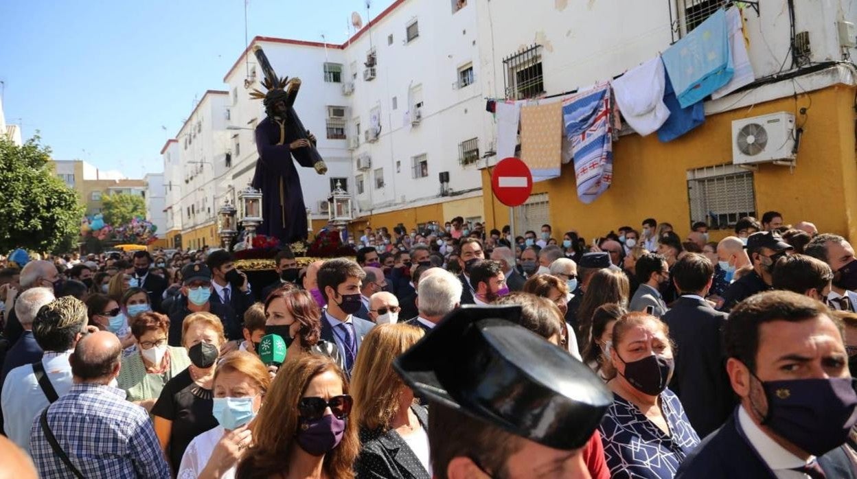 El Señor del Gran Poder, por el barrio de las Candelarias