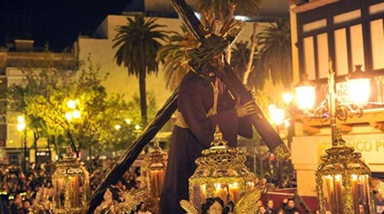 El Gran Poder, en la plaza de la Campana