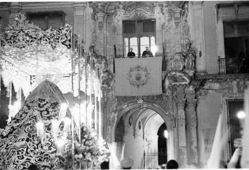 La Candelaria, ante el Cardenal Segura en la plaza Virgen de los Reyes