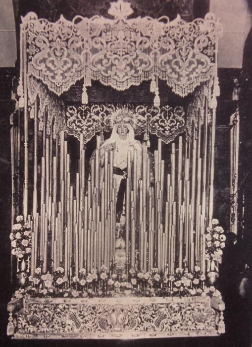 La Candelaria de Galiano, en su primera salida de 1924 donde también se estrenaba el palio de Rodríguez Ojeda