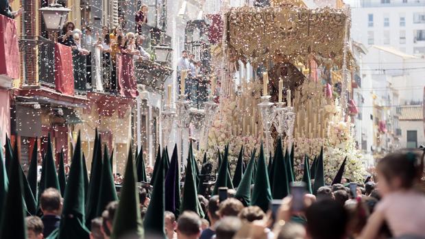 Hermandades y Cofradías de la Madrugada en Sevilla
