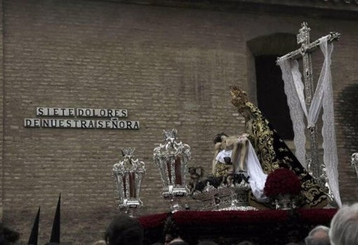 El Cristo de la Providencia y la Virgen de los Dolores de los Servitas el Sábado Santo