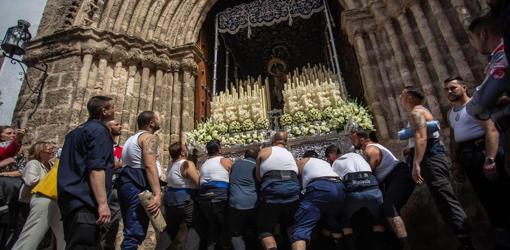 Horarios e itinerarios del Domingo de Ramos en Sevilla de la Semana Santa 2022