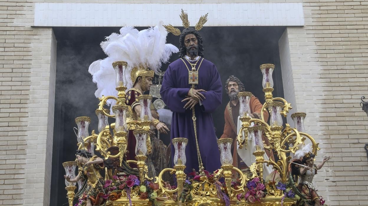 Nuestro Padre Jesús Cautivo de San Pablo en su salida de ayer Lunes Santo