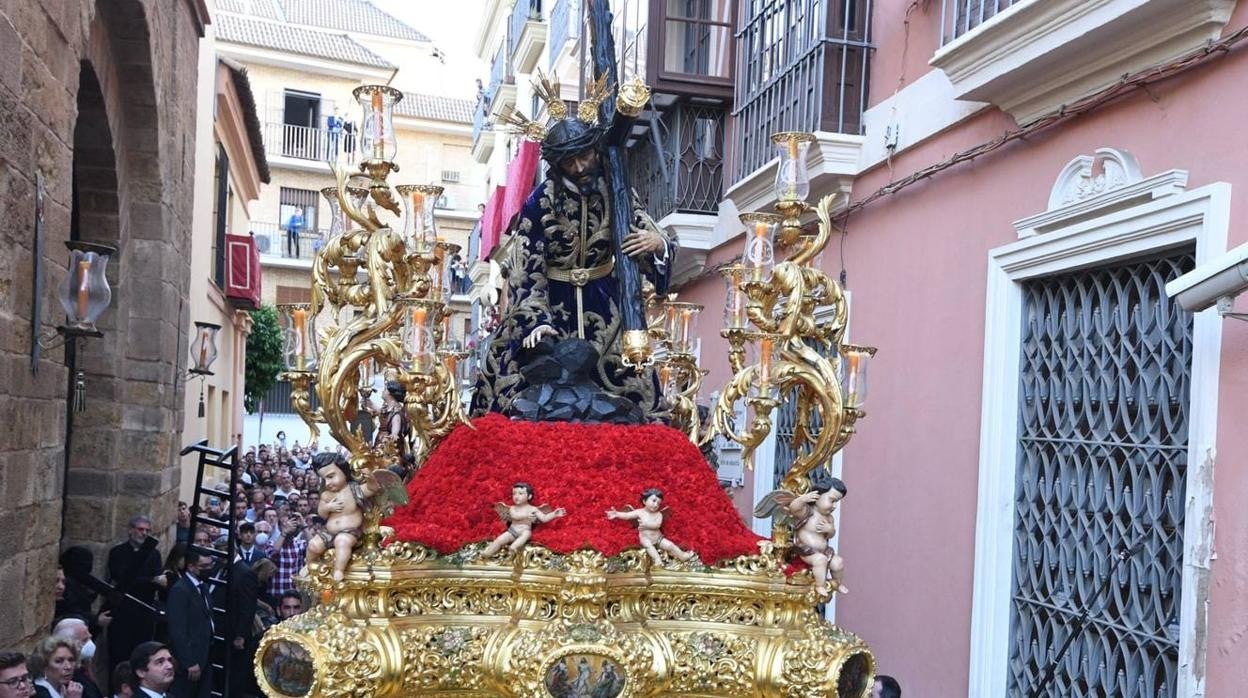 Las Tres Caídas a su salida de San Isidoro este Viernes Santo
