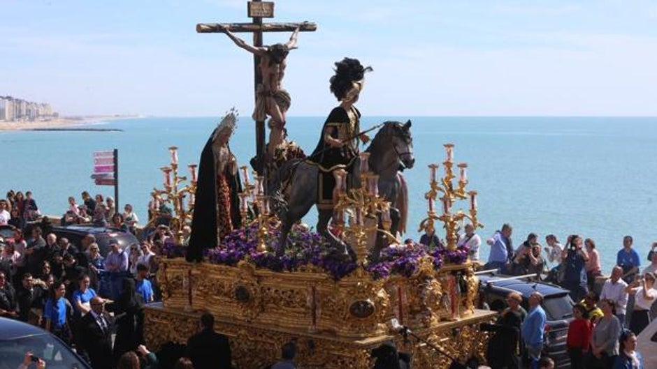 El Cristo de las Aguas presidirá el altar mayor de la Catedral de Cádiz para la magna