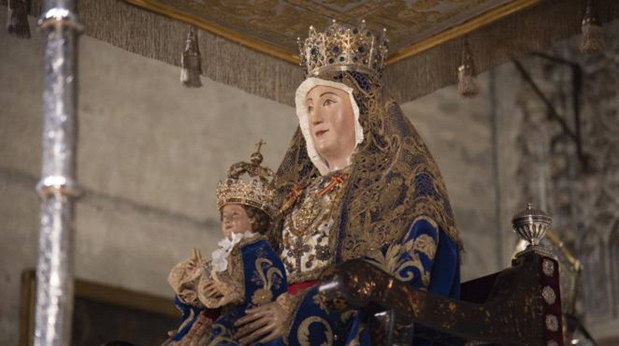 La Virgen de los Reyes, en su novena