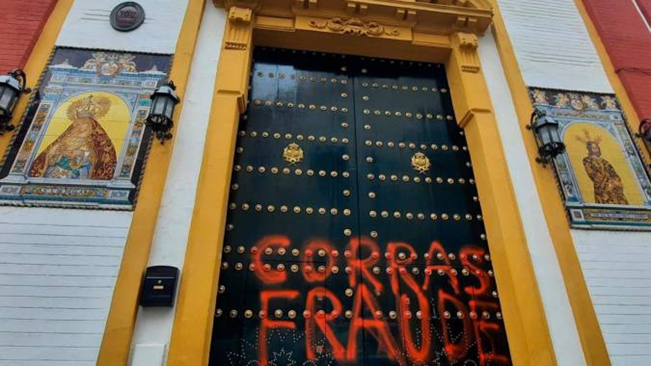 Bloquean la puerta de la capilla de los Panaderos