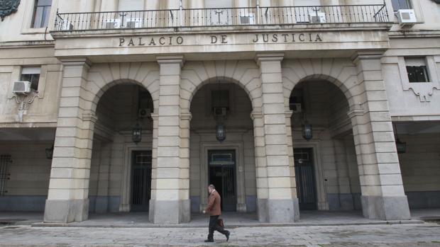 La Audiencia de Sevilla acoge el juicio por el intento de homicidio ocurrido en San José de la Rinconada