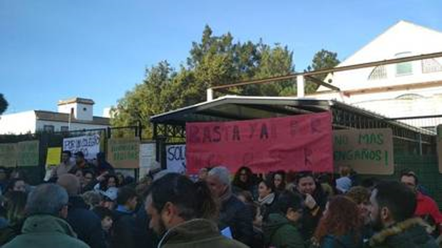 Educación arreglará los desperfectos en el techo del colegio de El Cuervo