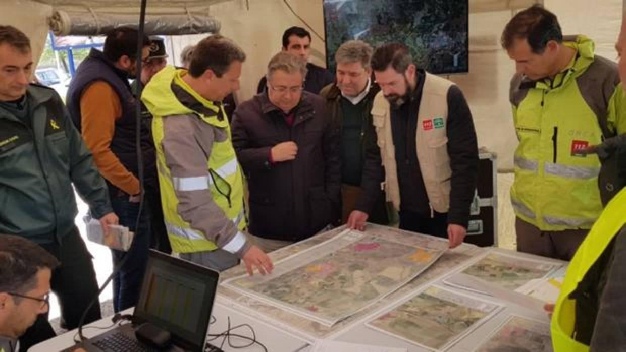 El ministro del Interior, Juan Ignacio Zoido, este domingo por la mañana en Guillena