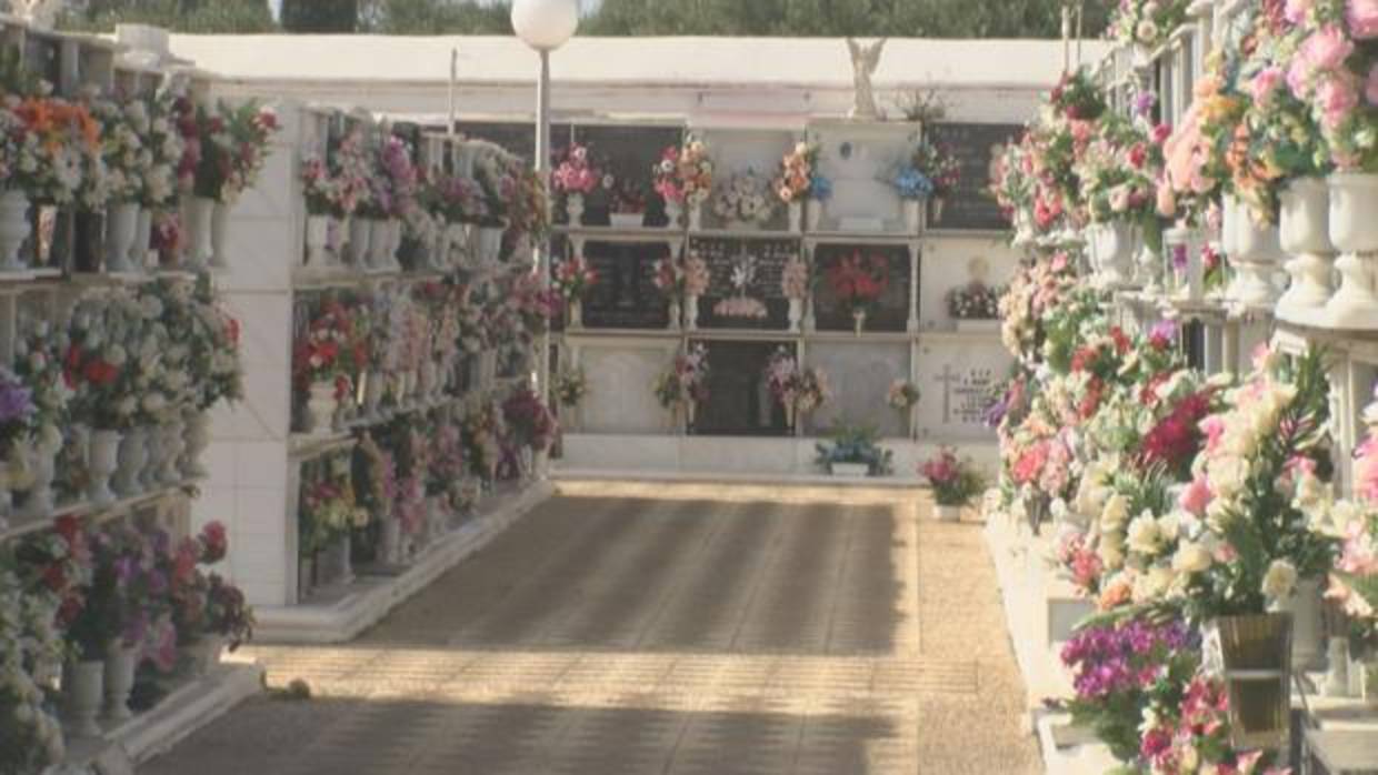 Una investigación ha descubierto que parte del cementerio municipal pertenece a la hermandad de Jesús Nazareno