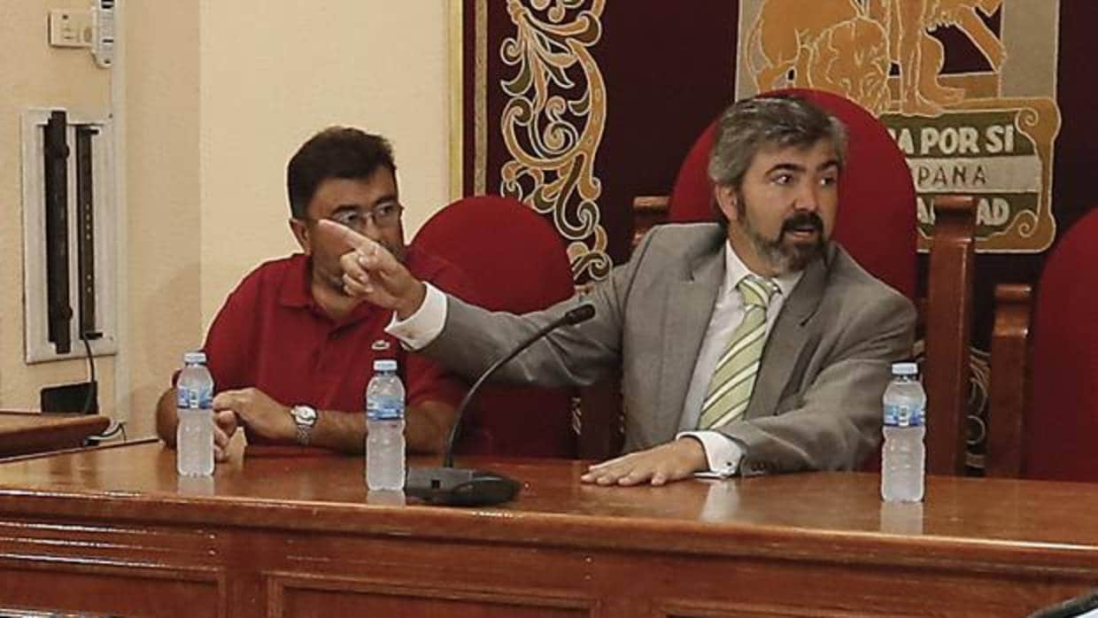 La Fiscalía pide nueve años de inhabilitación para el alcalde Modesto González