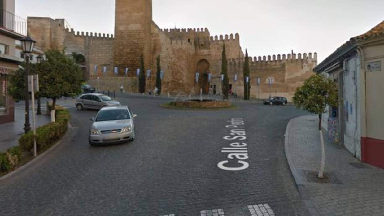 Las inmediaciones de la Puerta de Sevilla, uno de los hitos monumentales carmonenses