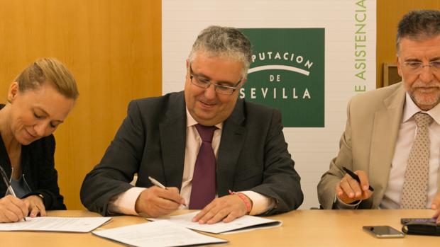 El Ayuntamiento de Bormujos sube un 1,75% el salario de su plantilla y deja a cero la deuda bancaria
