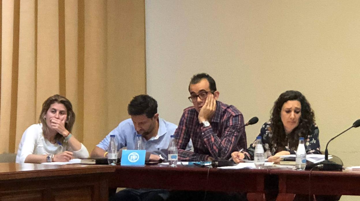 Grupo municipal del PP ante la propuesta de sueldos en el Ayuntamiento de Marchena