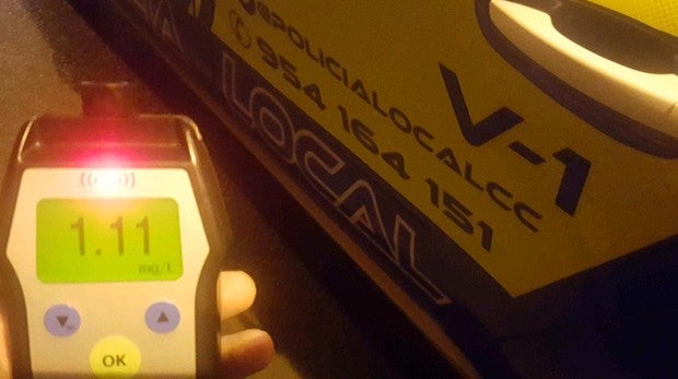 Detenida tras dar muchas vueltas a una rotonda y quintuplicar la tasa de alcoholemia