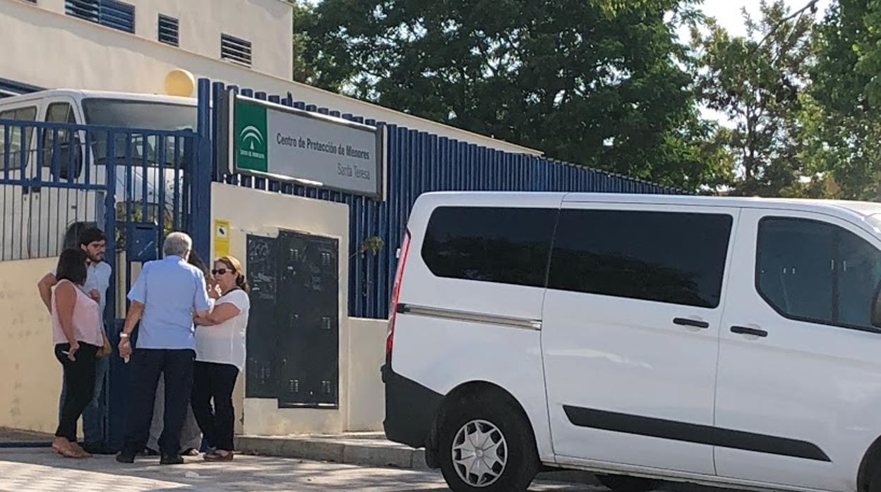 Los trabajadores concentrados esta semana en las puertas del Centro de Menores de Marchena