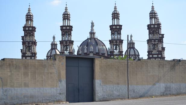 La iglesia del Palmar de Troya, protagonista de una serie documental que promete material inédito