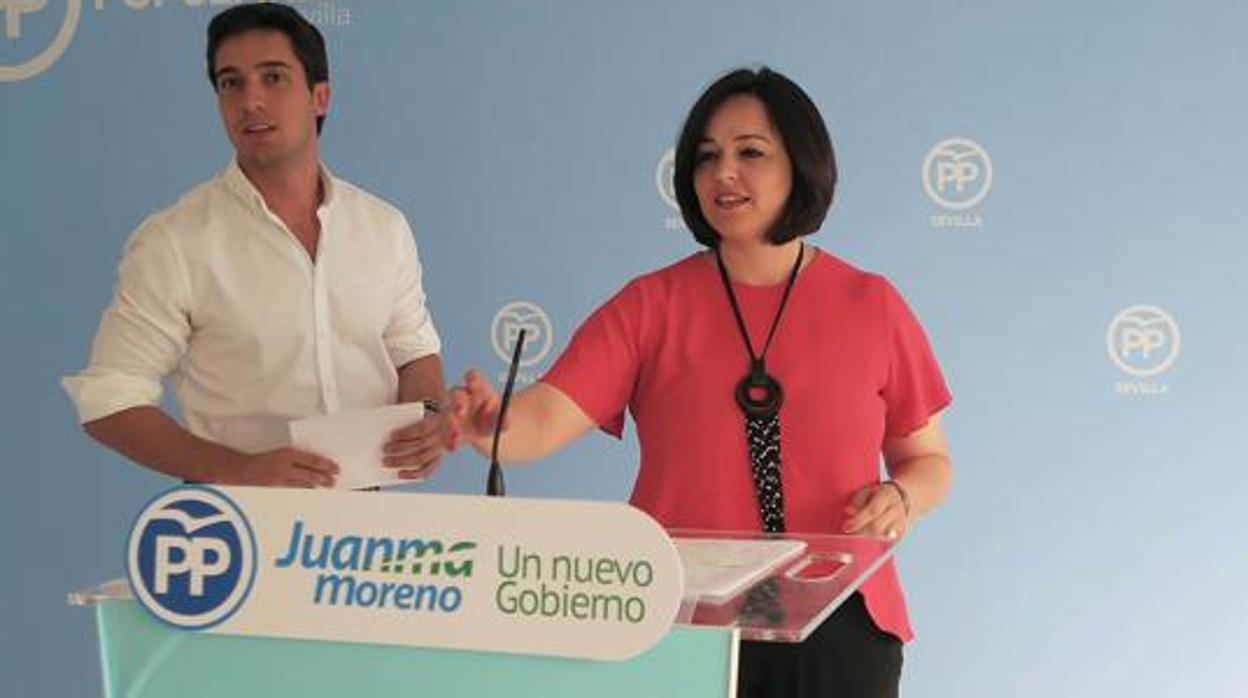 El coordinador del Partido Popular, Luis Paniagua, y la presidenta provincial del PP, Virginia Pérez