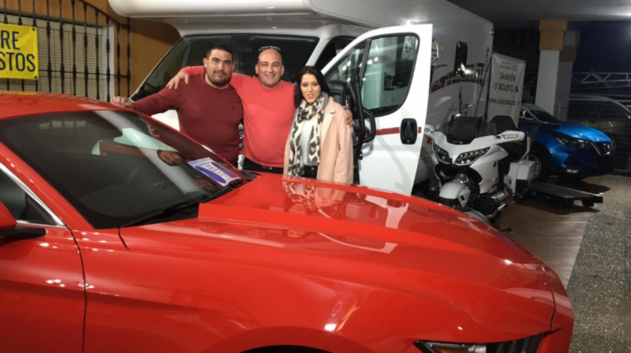 Una pareja de Casariche ha ganado este año la gran cesta de la venta El Paisano