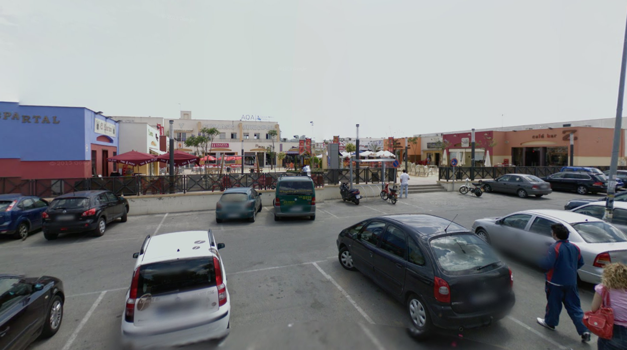 Una joven de Espartinas ha denunciado un intento de secuestro cuando paseaba junto a un centro comercial