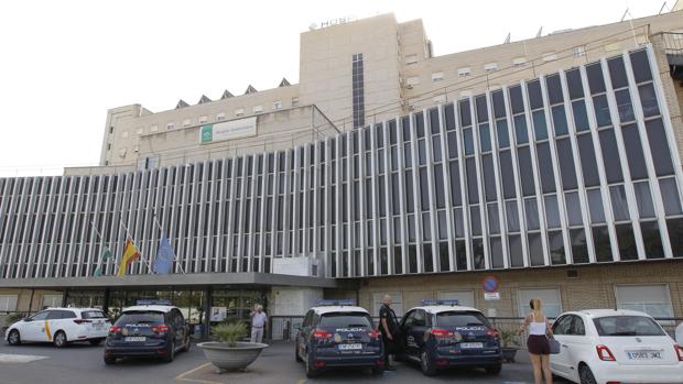 Dos afectados por inhalación de humo en el incendio de un piso en Dos Hermanas