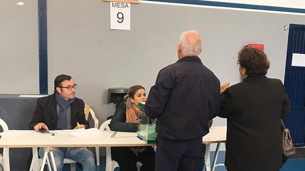 Diez partidos políticos presentan su candidatura a las elecciones municipales en Utrera