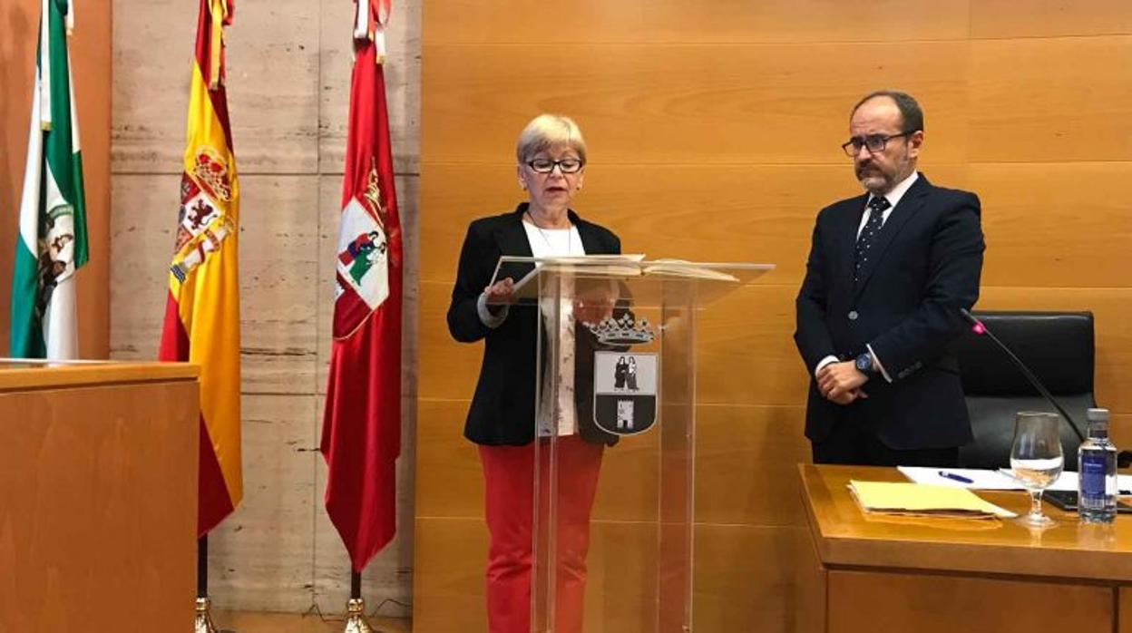 Manuela Florido tomó posesión como concejala en el Ayuntamiento de Dos Hermanas