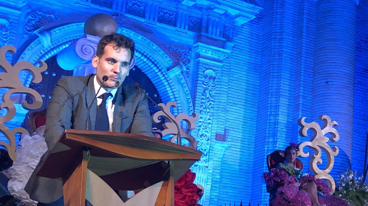 Un momento del polémico pregón a cargo de Julio Muñoz, en la noche del pasado jueves en Arahal