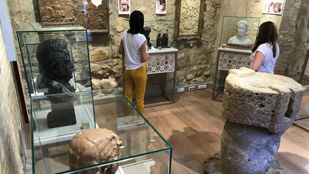 La nueva vida del museo de Marchena está dedicada al escultor local más universal: Lorenzo Coullaut Valeraes