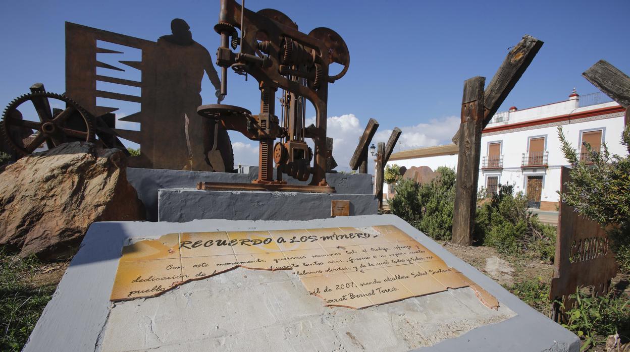 Un monumento a los mineros en Aznalcóllar que recuerda que hubo un pasado más próspero