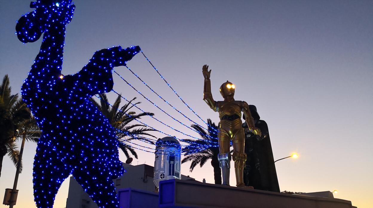 La Cabalgata de los Reyes Magos, con sus doce carrozas, abarrotó Morón de la Frontera