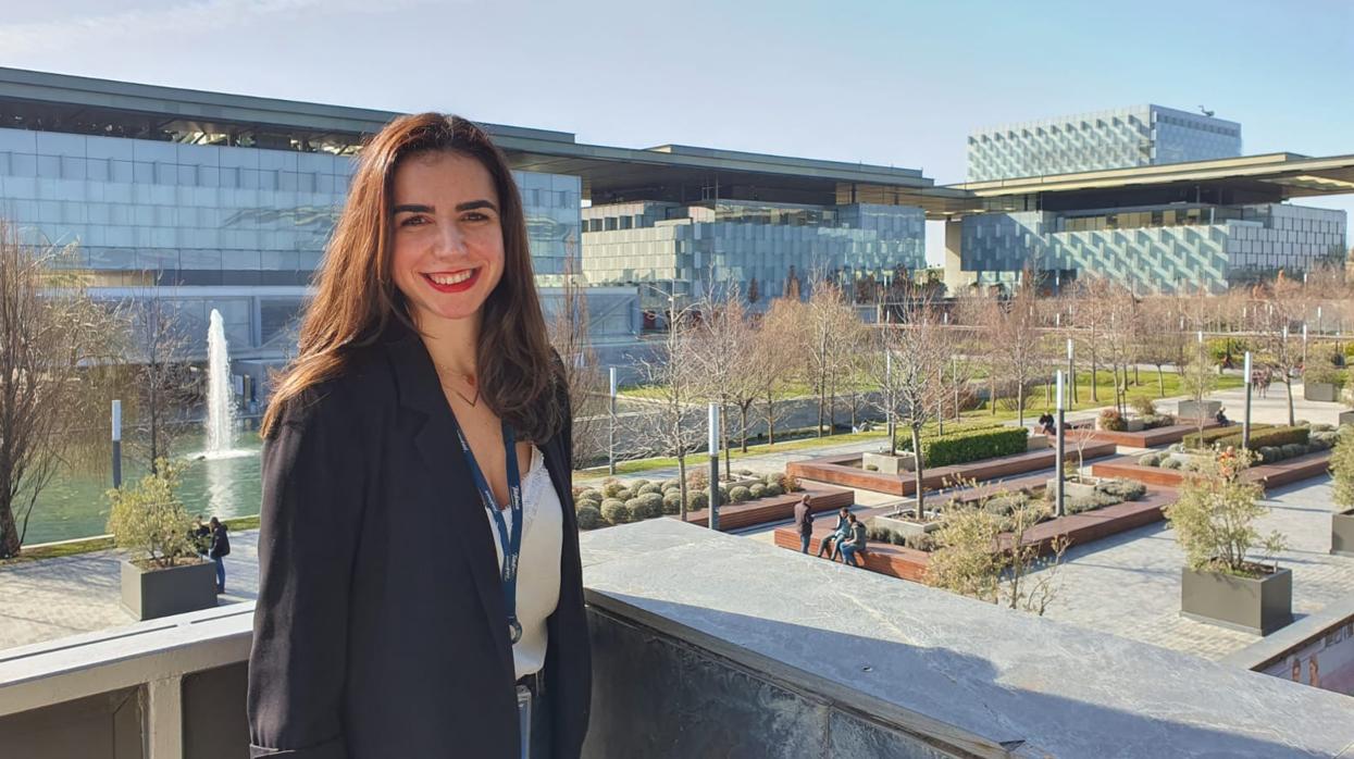 La utrerana ha sido elegida en un programa al que sólo entran tres trabajadores de Telefónica de todo el mundo