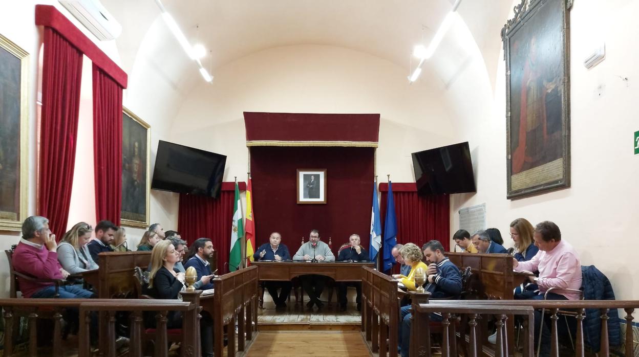 Los 21 concejales del Ayuntamiento de Carmona han renunciado a sus asignaciones del mes de marzo