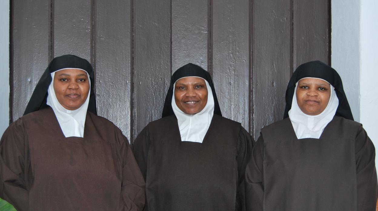 En el convento de las Madres Carmelitas de Utrera varias religiosas procede de Kenia