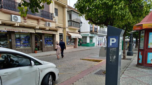 El coronavirus se lleva por delante la zona azul de Utrera, que queda indefinidamente suspendida