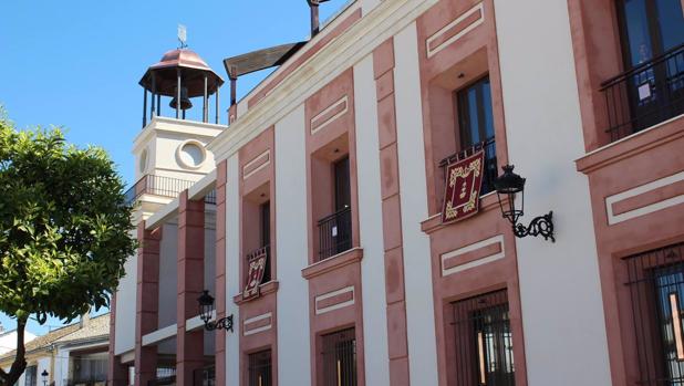 El Ayuntamiento de Pilas lamenta la muerte de dos vecinos en el accidente de Hinojos