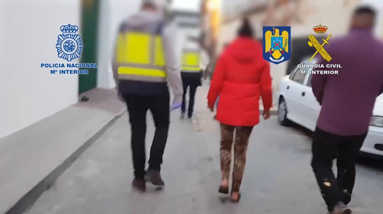 Operación de la Guardia Civil, Policía Nacional y Policía de Rumanía en Sanlúcar la Mayor