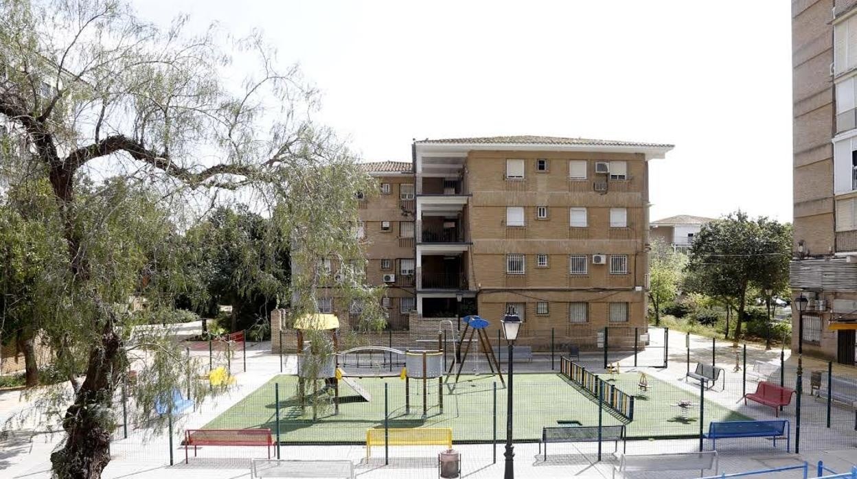 Un parque infantil de juegos en Ciudad Aljarafe