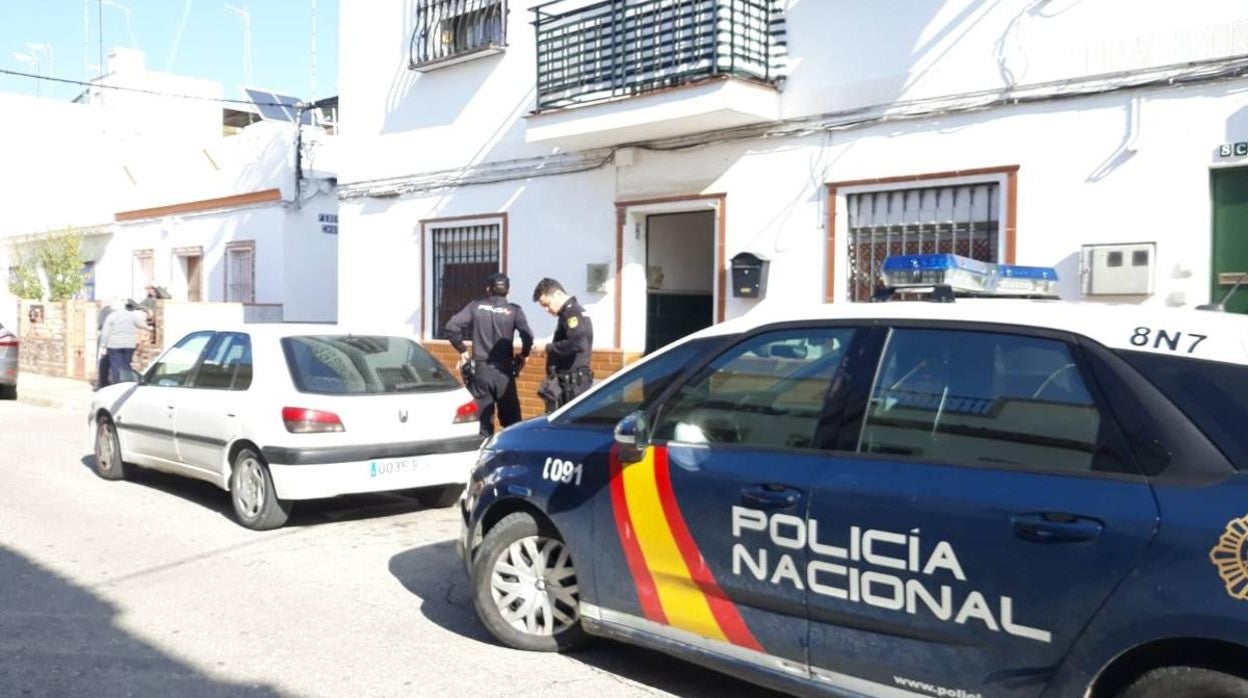 Agentes de la Policía Nacional de Alcalá de Guadaíra en otra operación anterior